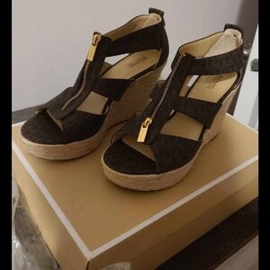 Michael Kors Brown Wedge Sandals with T-Strap Design